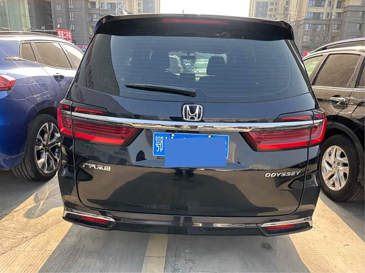 Фото 7 - Honda Odyssey