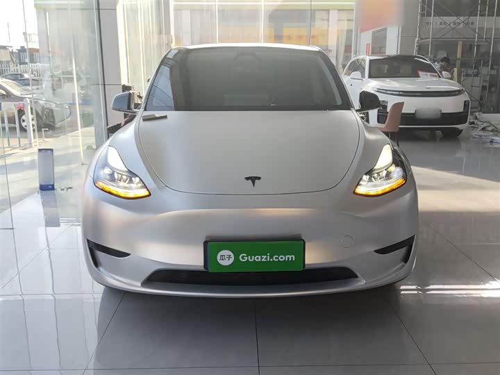 Фото 3 - Tesla Model Y