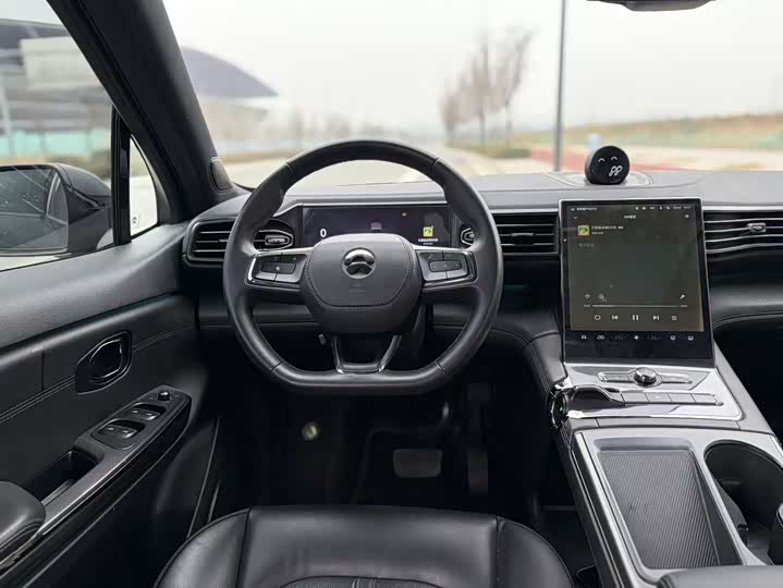 Фото 8 - Nio ES6