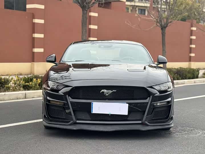 Фото 2 - Ford Mustang