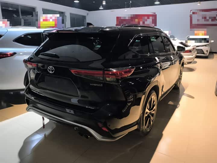 Фото 7 - Toyota Crown Kluger