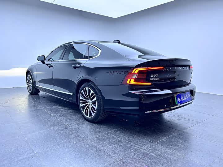 Фото 5 - Volvo S90 Hybrid