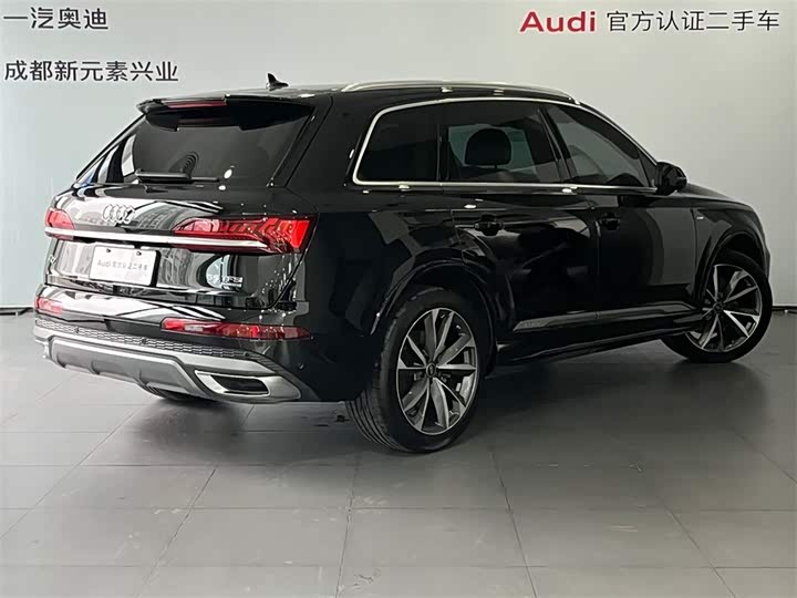 Фото 4 - Audi Q7