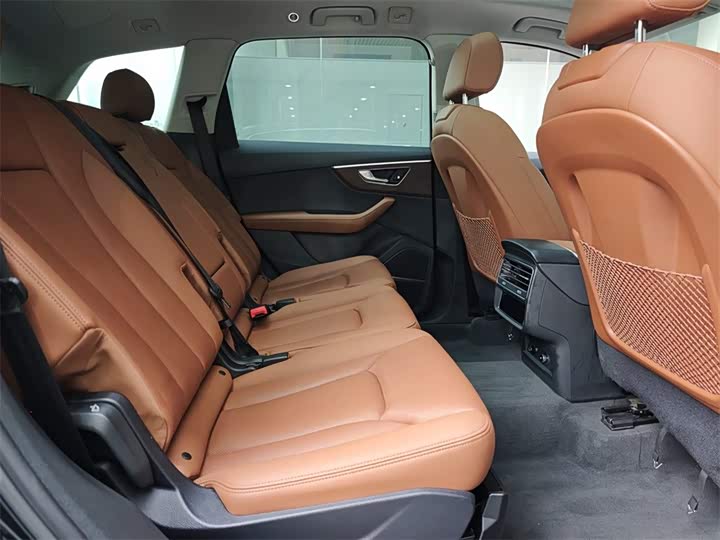 Фото 7 - Audi Q7