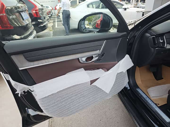 Фото 7 - Volvo S90