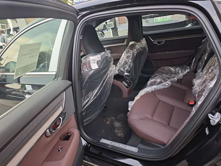 Фото 8 - Volvo S90