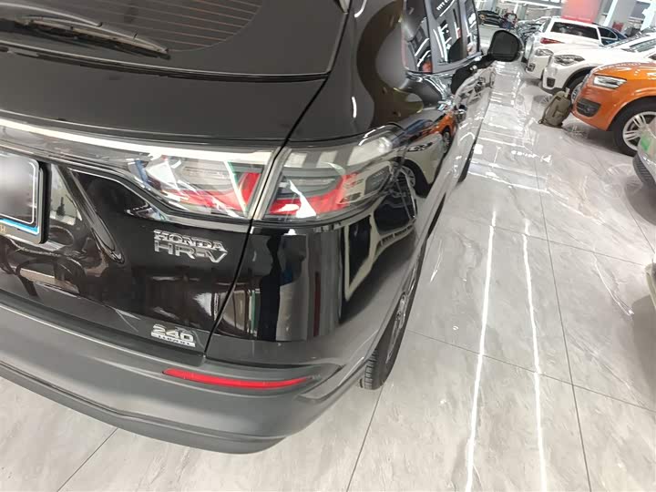 Фото 8 - Honda HR-V