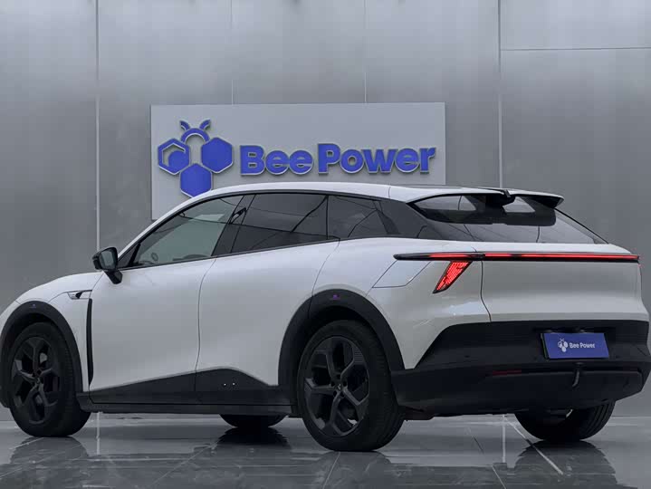 Фото 8 - Geely Jiyue 01