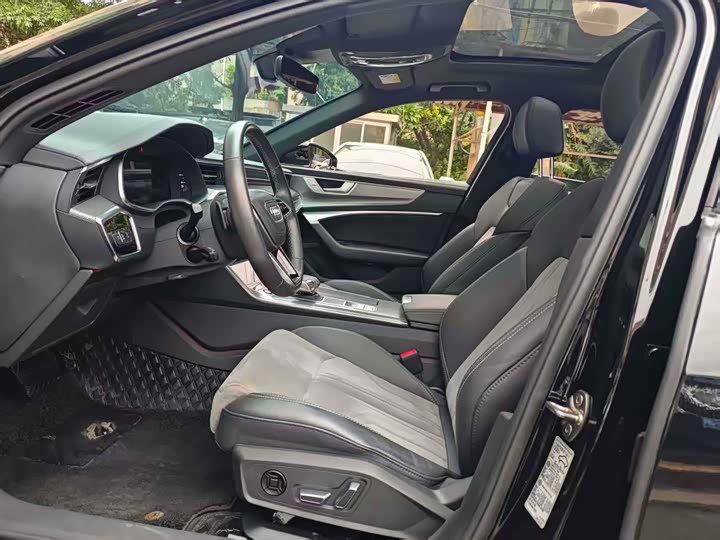 Фото 9 - Audi A6L