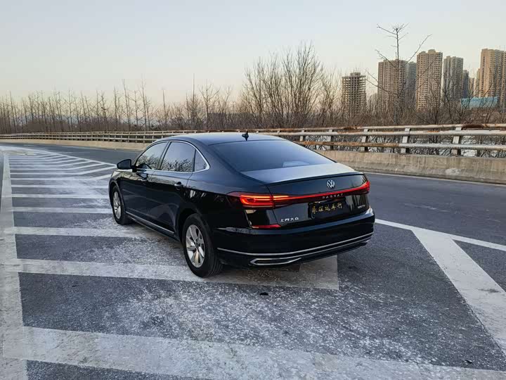 Фото 3 - Volkswagen Passat