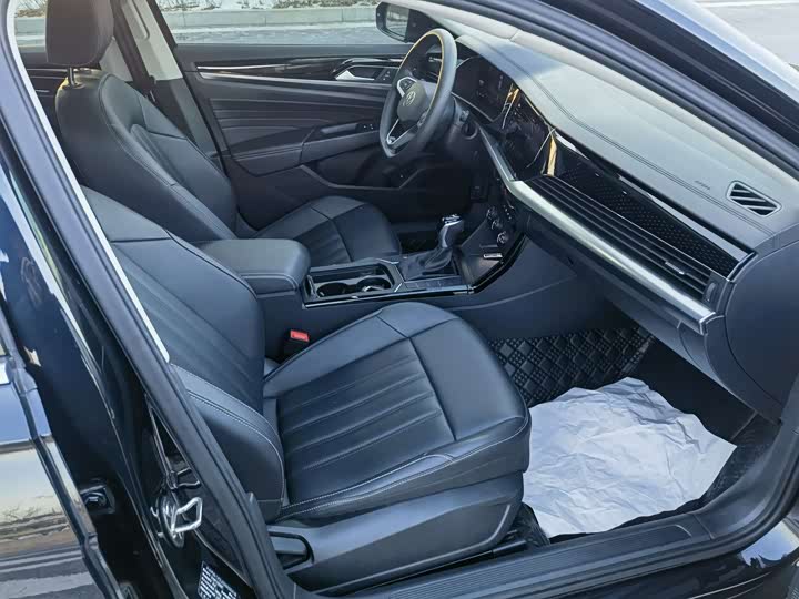 Фото 7 - Volkswagen Passat