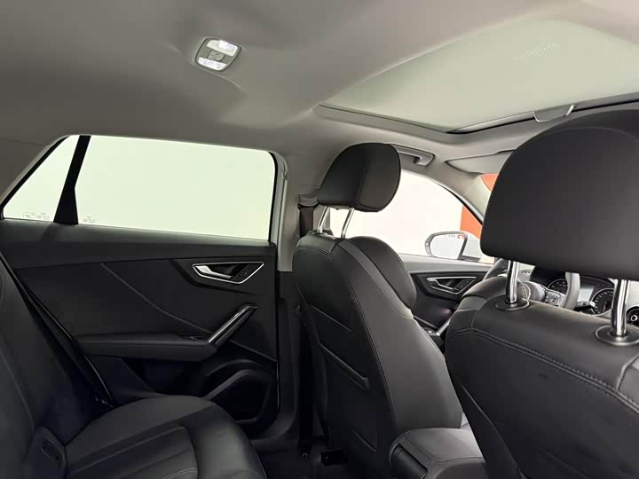 Фото 6 - Audi Q2L