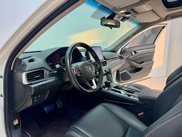 Фото 7 - Honda Accord