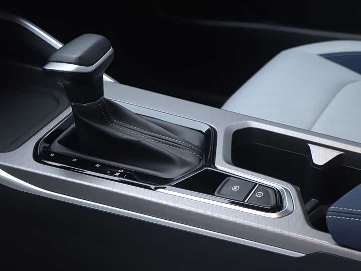 Фото 6 - Geely Emgrand