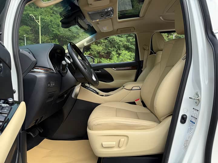 Фото 5 - Toyota Alphard