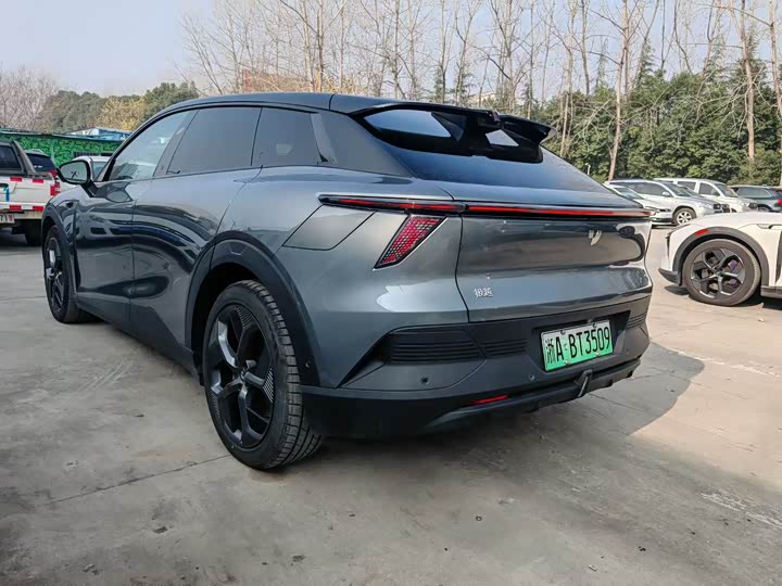 Фото 2 - Geely Jiyue 01