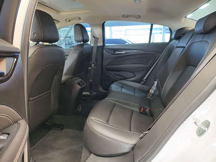 Фото 3 - Buick Regal