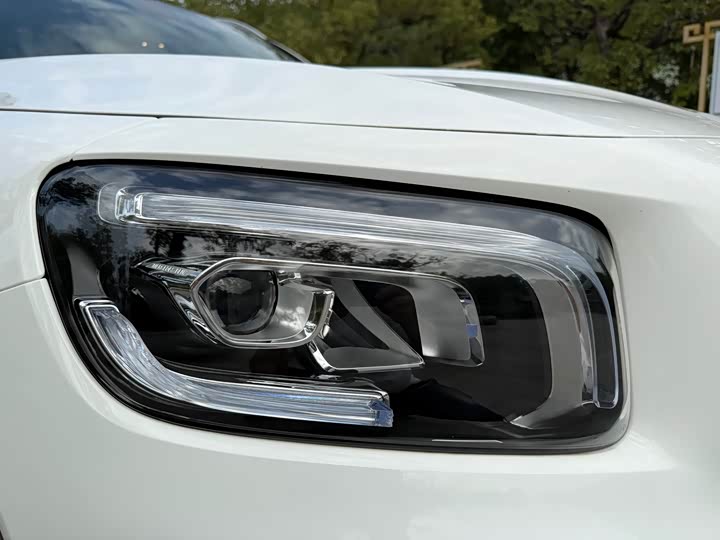 Фото 8 - Mercedes-Benz GLB-Class