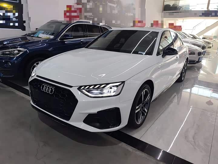 Фото 2 - Audi A4L