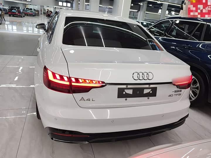 Фото 6 - Audi A4L
