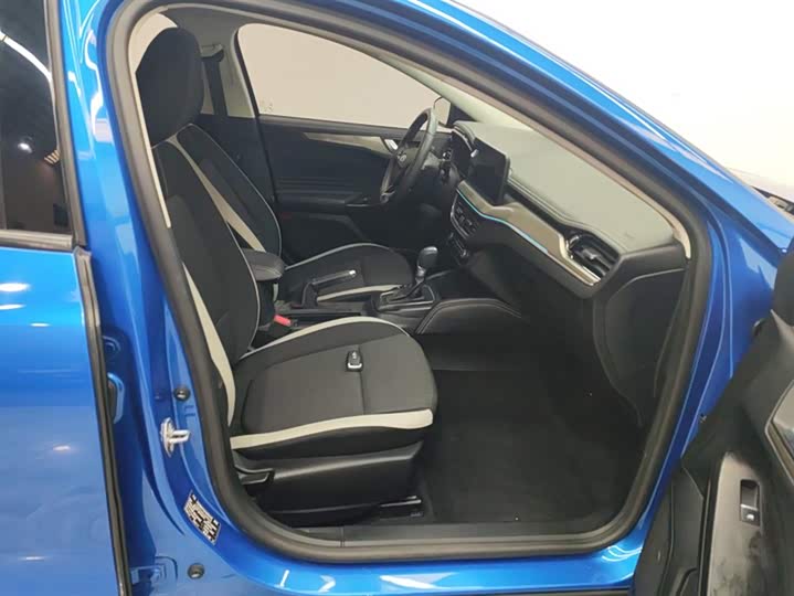 Фото 8 - Ford Focus