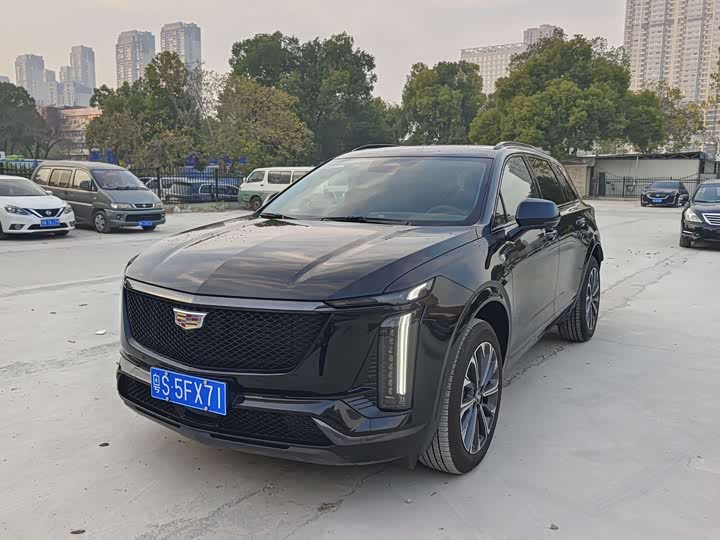 Фото 1 - Cadillac XT5