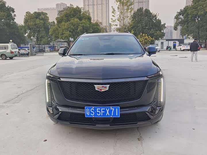 Фото 2 - Cadillac XT5