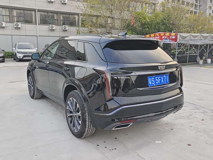 Фото 6 - Cadillac XT5