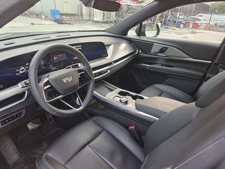 Фото 7 - Cadillac XT5