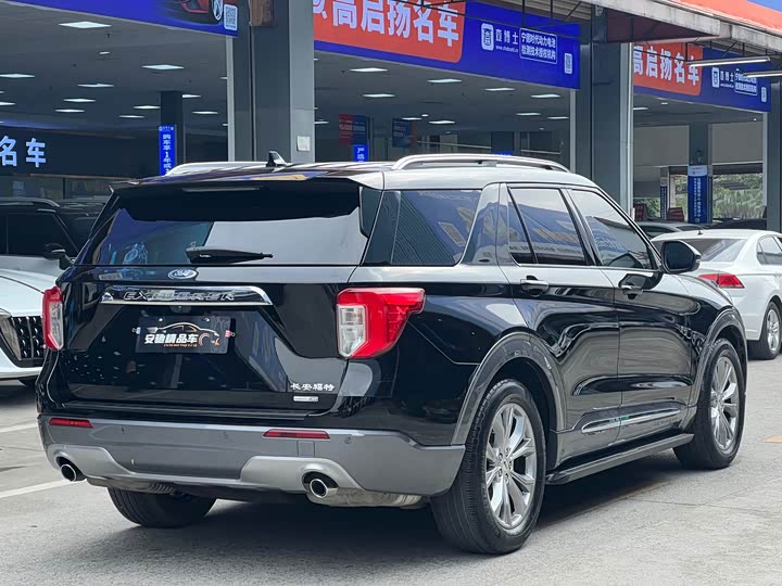 Фото 4 - Ford Explorer