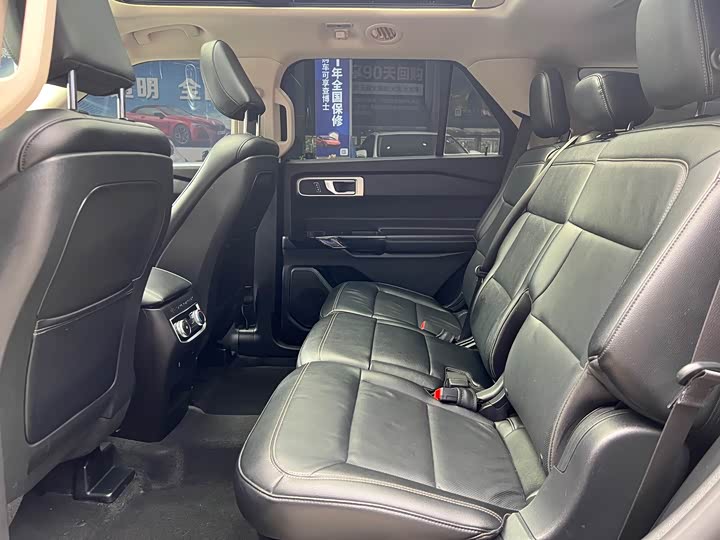 Фото 7 - Ford Explorer