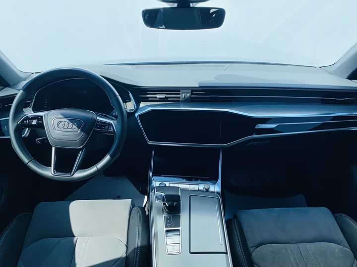 Фото 4 - Audi A6L