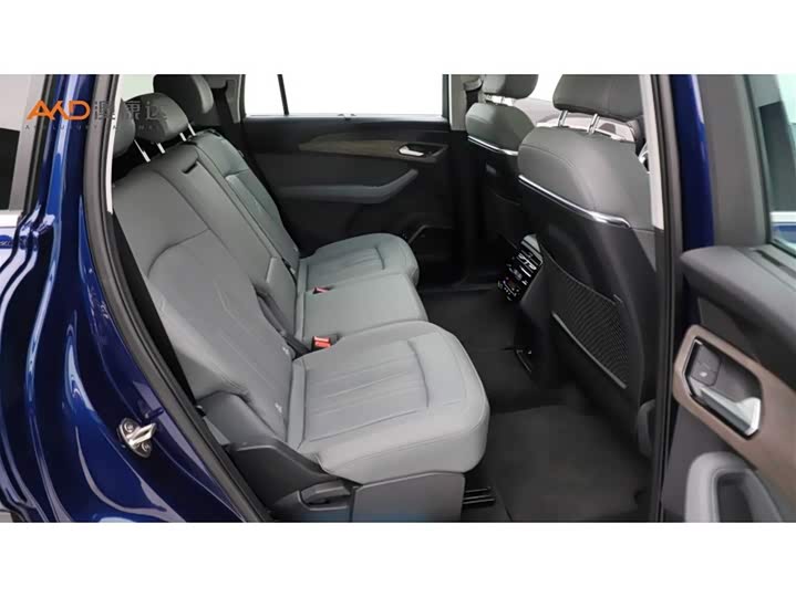 Фото 8 - Audi Q6