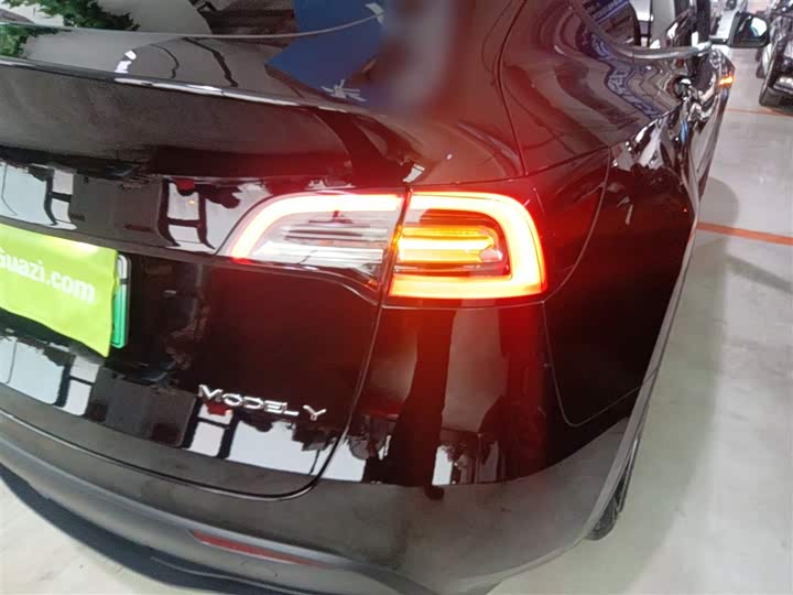 Фото 8 - Tesla Model Y