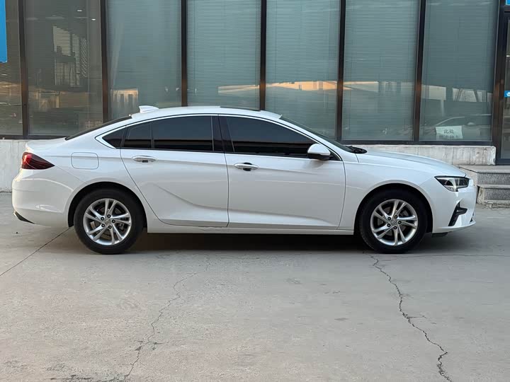 Фото 4 - Buick Regal