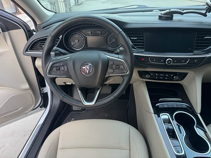 Фото 9 - Buick Regal