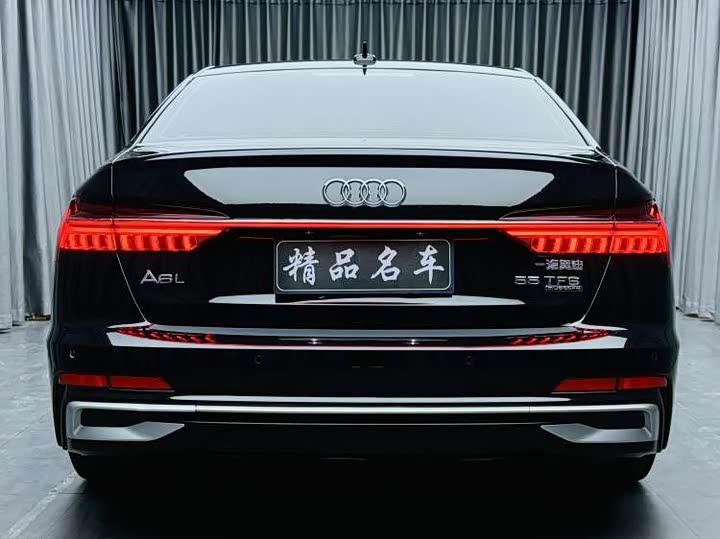 Фото 5 - Audi A6L