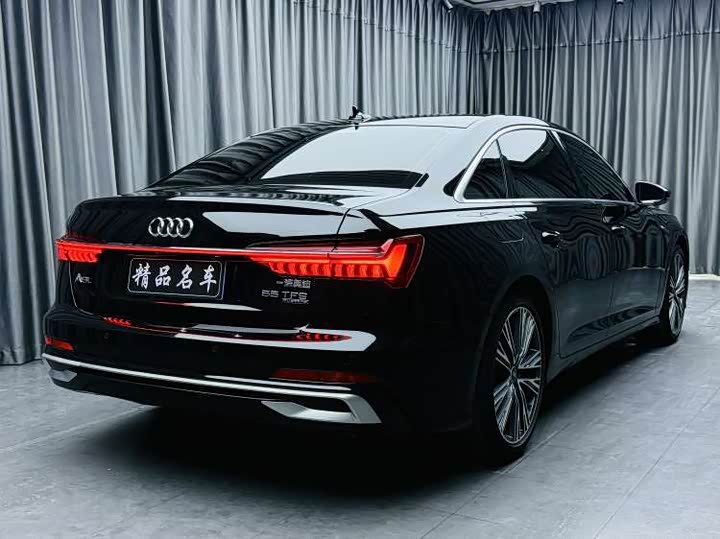 Фото 6 - Audi A6L