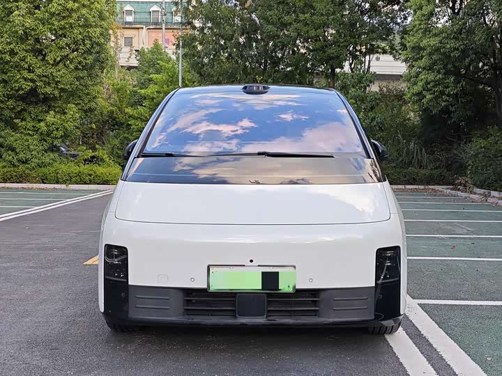 Фото 2 - LiXiang Mega