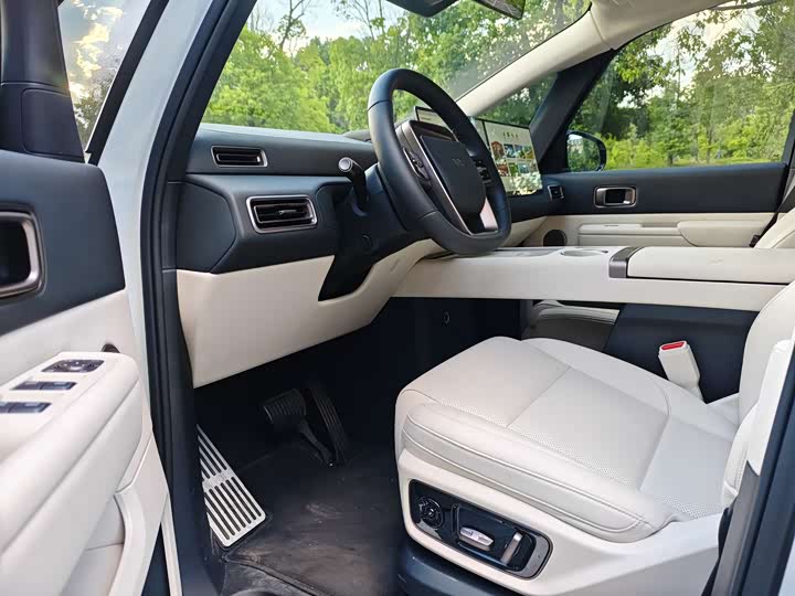 Фото 7 - LiXiang Mega