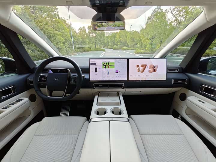 Фото 9 - LiXiang Mega