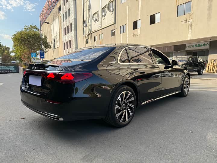 Фото 8 - Mercedes-Benz E-Class