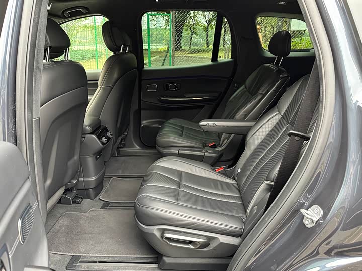 Фото 7 - Nio ES8