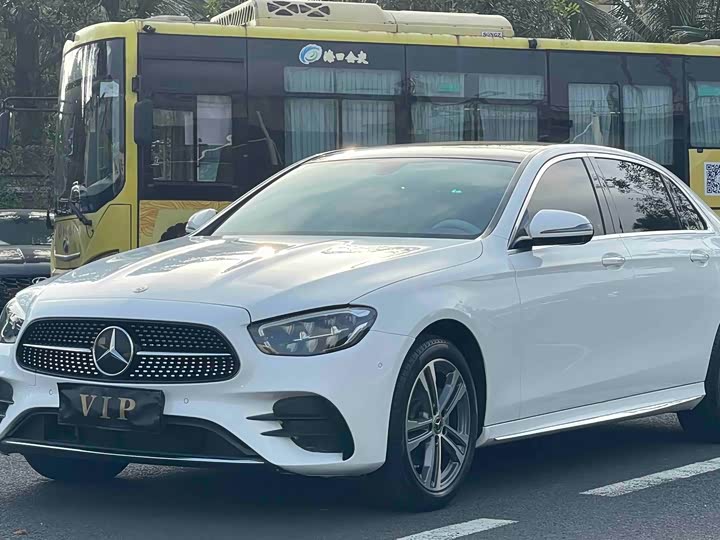 Photo 4 - Mercedes-Benz E-Class