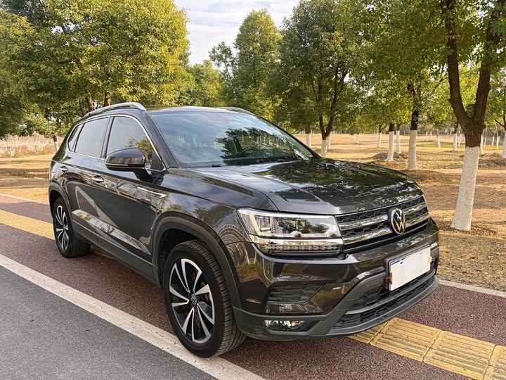 Фото 3 - Volkswagen Tharu