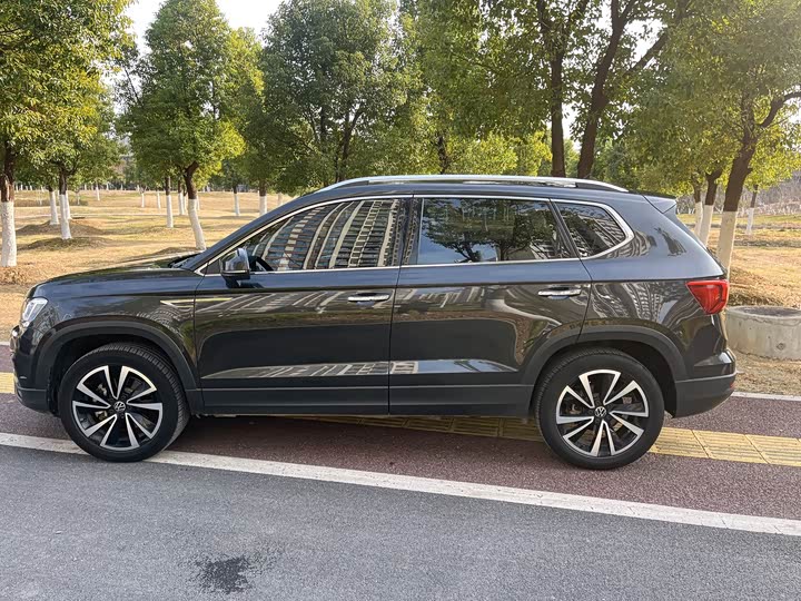 Фото 4 - Volkswagen Tharu