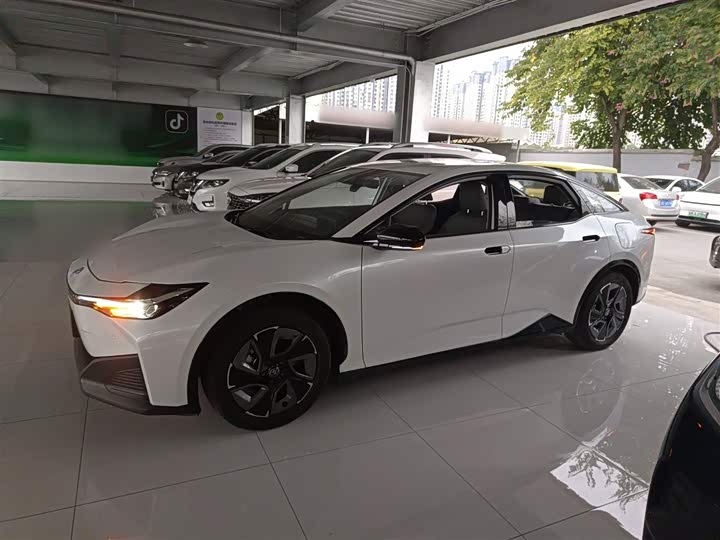 Фото 5 - Toyota bZ3