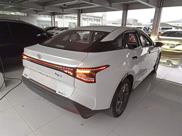 Фото 7 - Toyota bZ3