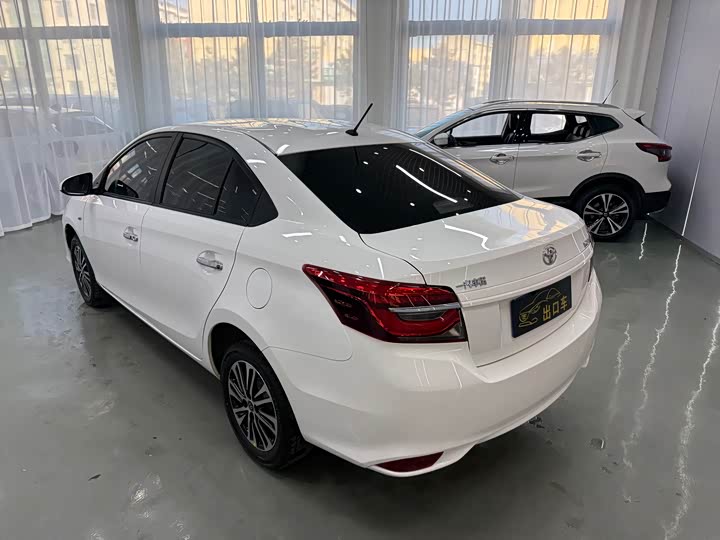 Фото 4 - Toyota Vios