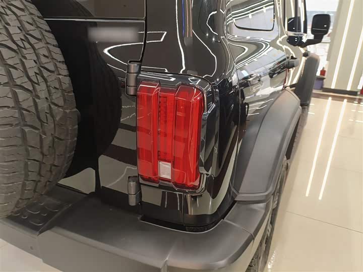 Фото 8 - Tank 300